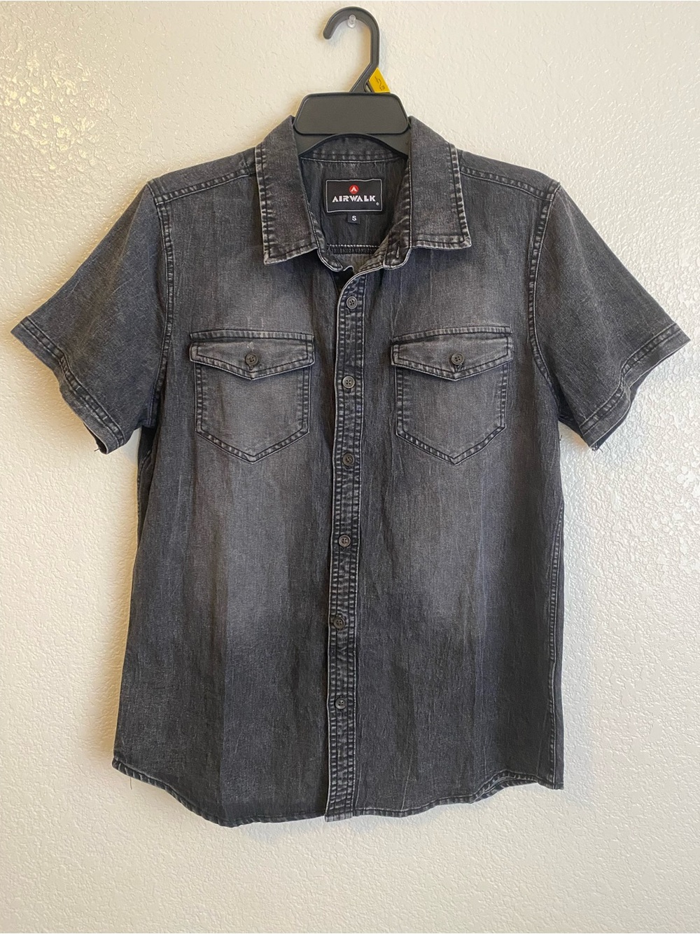 ***PRICE DROP*** Airwalk Men's Short Sleeve Faded Black Denim Button-Front S